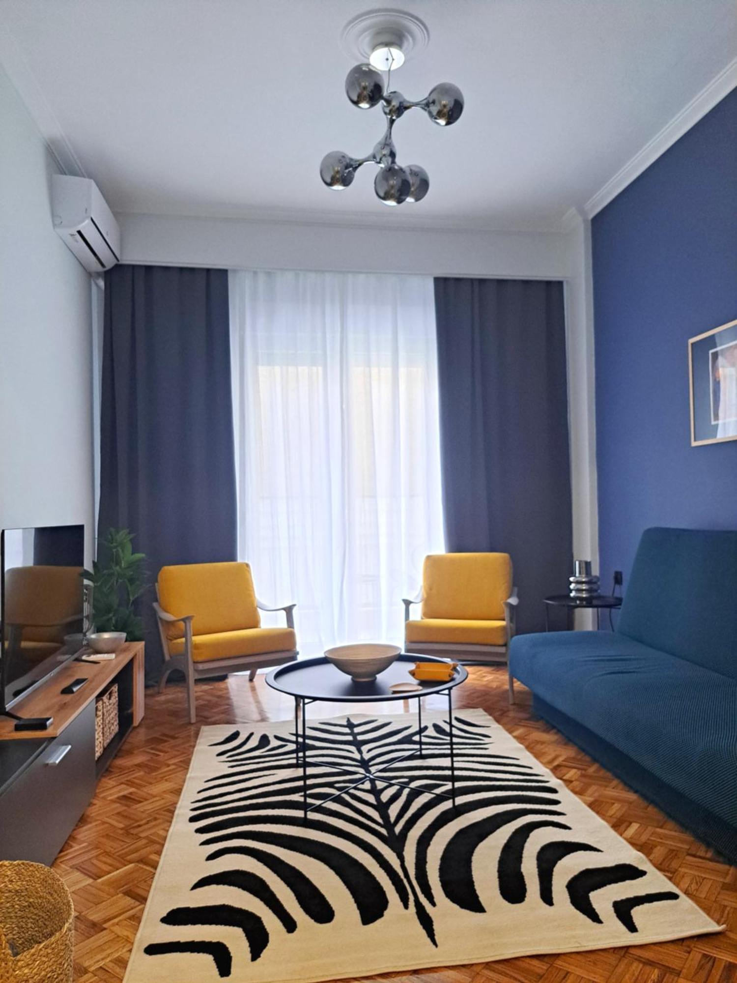 Stylish Center Apartment Serres