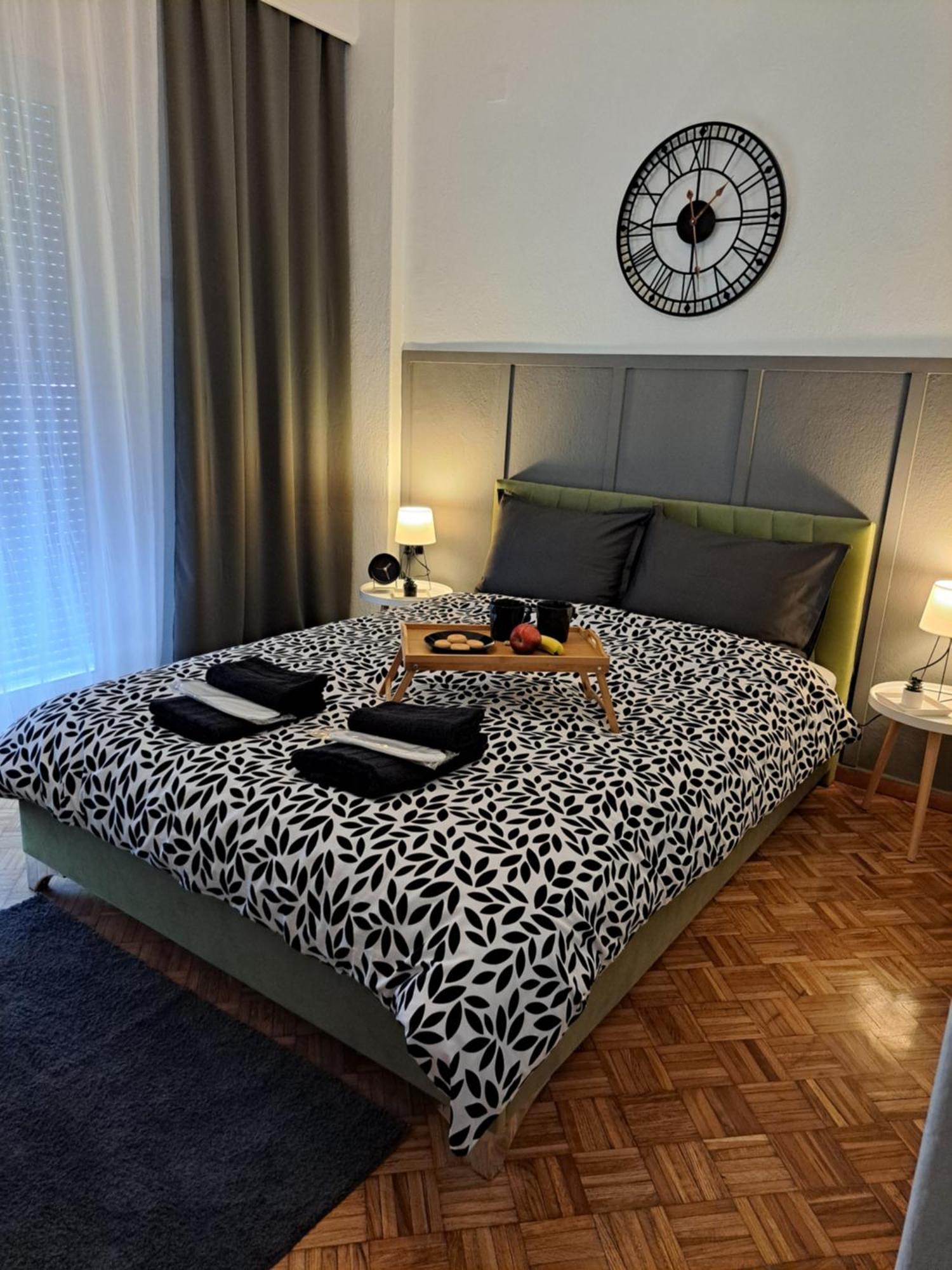 Stylish Center Apartment *